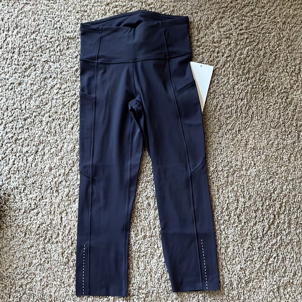 NWT Lululemon Fast and Free HR Crop Size 4 - Picture 3 of 4